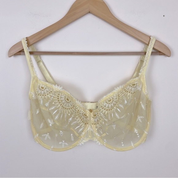 Chantelle "Africa" Seamed Mesh Underwire Bra - Picture 1 of 6